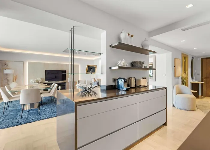 Ref 1244 - Back Croisette - Sea View For Rent *